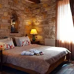 Sinem Hanim Konagi Boutique Yenifoca