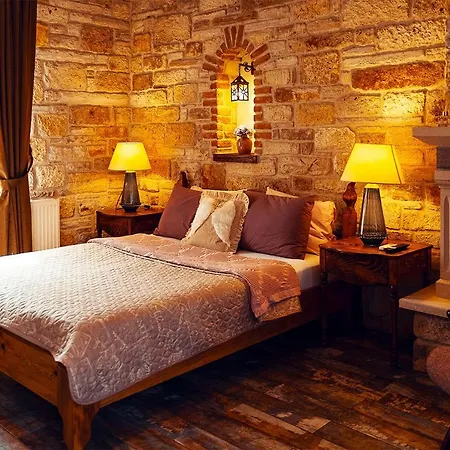 Sinem Hanim Konagi Boutique Yenifoca