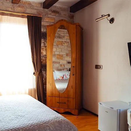 Sinem Hanim Konagi Boutique Yenifoca