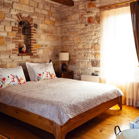 Sinem Hanim Konagi Boutique Yenifoca